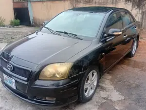 Toyota Avensis 2010 Black