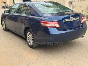 Toyota Camry XLE V6 4dr Sedan (3.5L 6cyl 6AM) 2010 Blue