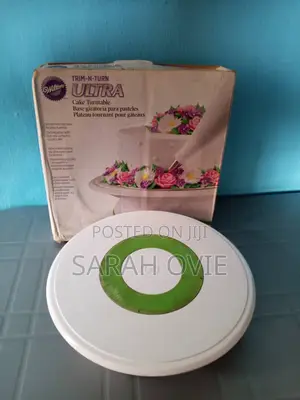 Wilton Plastic Cake Decorating Turn Table