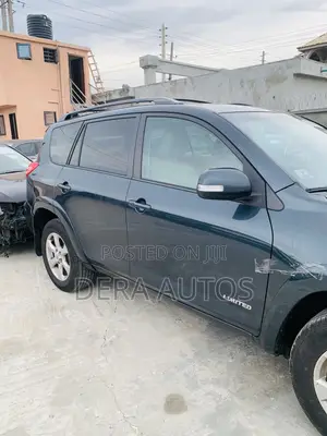 Toyota RAV4 2010 Green