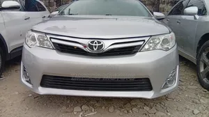 Toyota Camry XLE 4dr Sedan (2.5L 4cyl 6A) 2013 Silver
