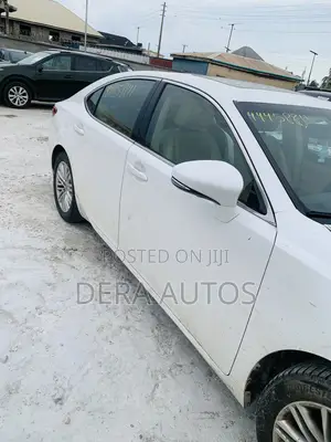 Lexus ES 2015 White