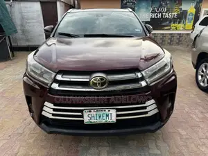 Toyota Highlander Limited 4x2 V6 (3.5L 6cyl 8A) 2018 Red
