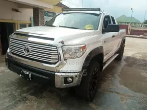 Toyota Tundra 2017 White