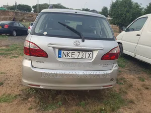 Toyota Avensis 2025 Silver