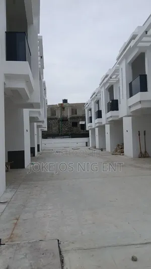 4bdrm Townhouse/Terrace in Green Land Estate for sale