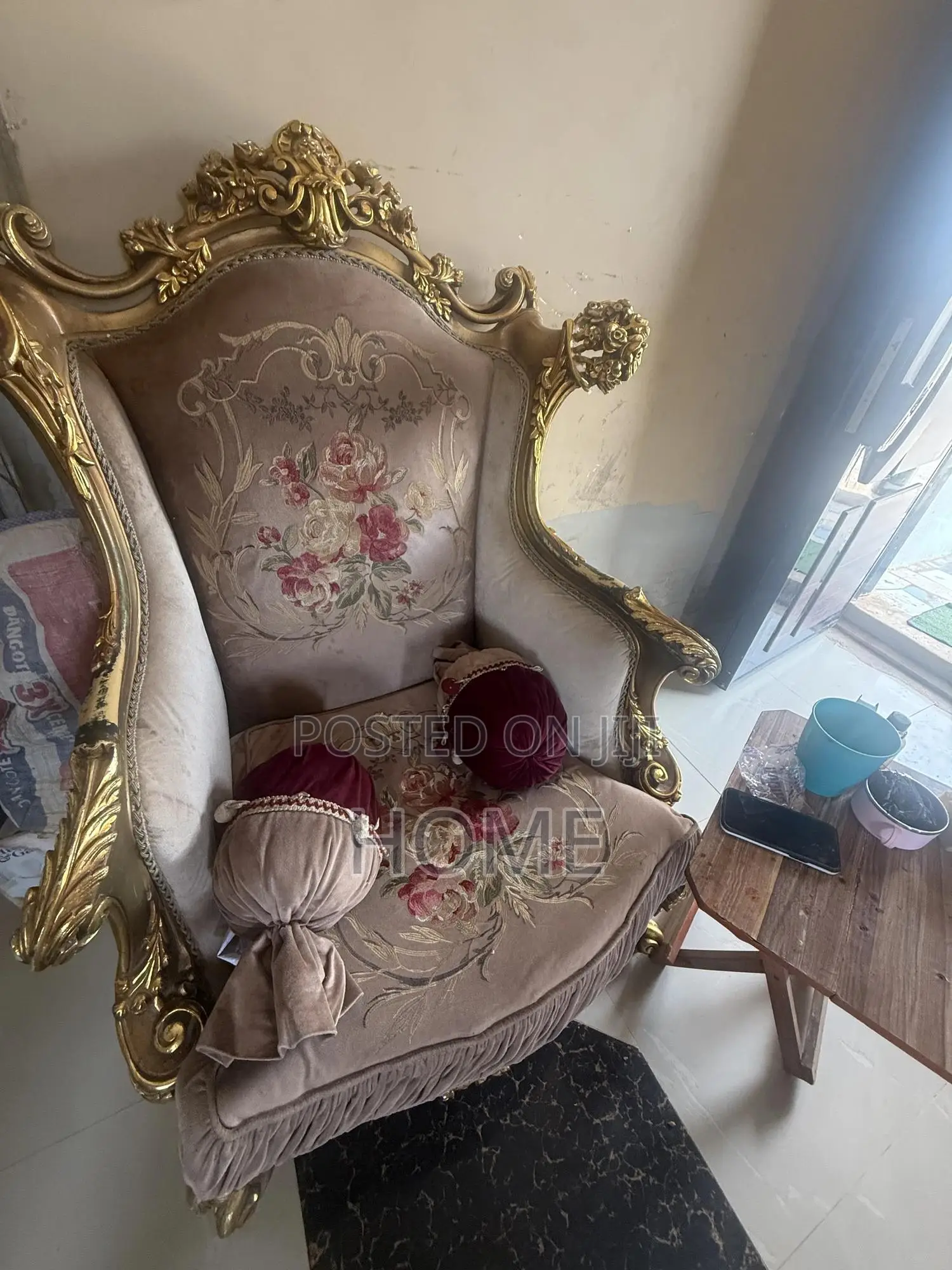 Royal Chair