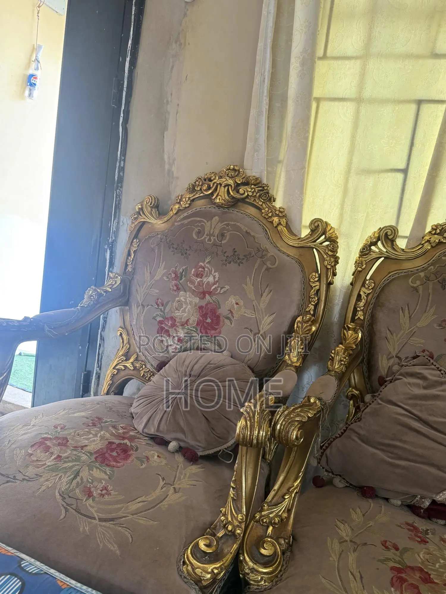 Royal Chair
