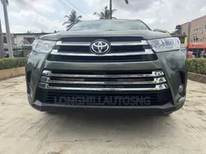 Toyota Highlander Limited Platinum 4dr SUV AWD (3.5L 6cyl 6A) 2015 Gray