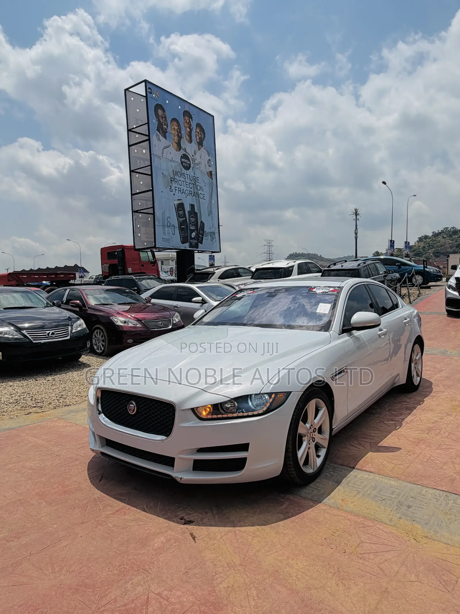 Jaguar XE 2016 White