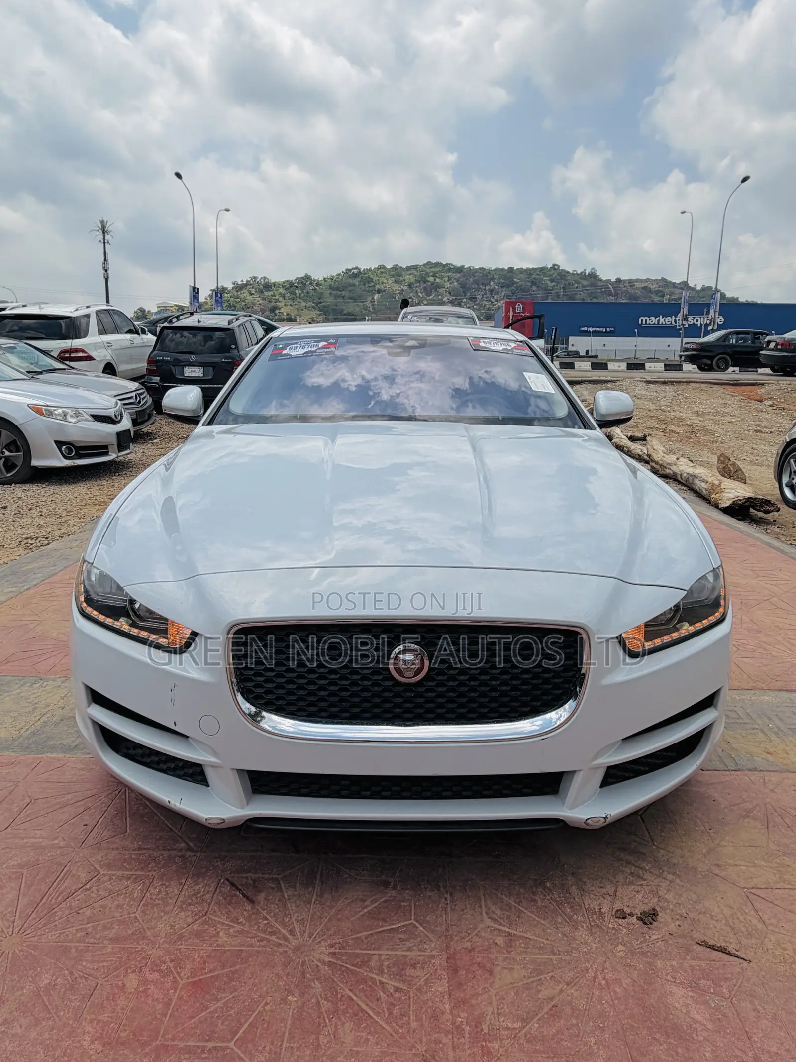 Jaguar XE 2016 White