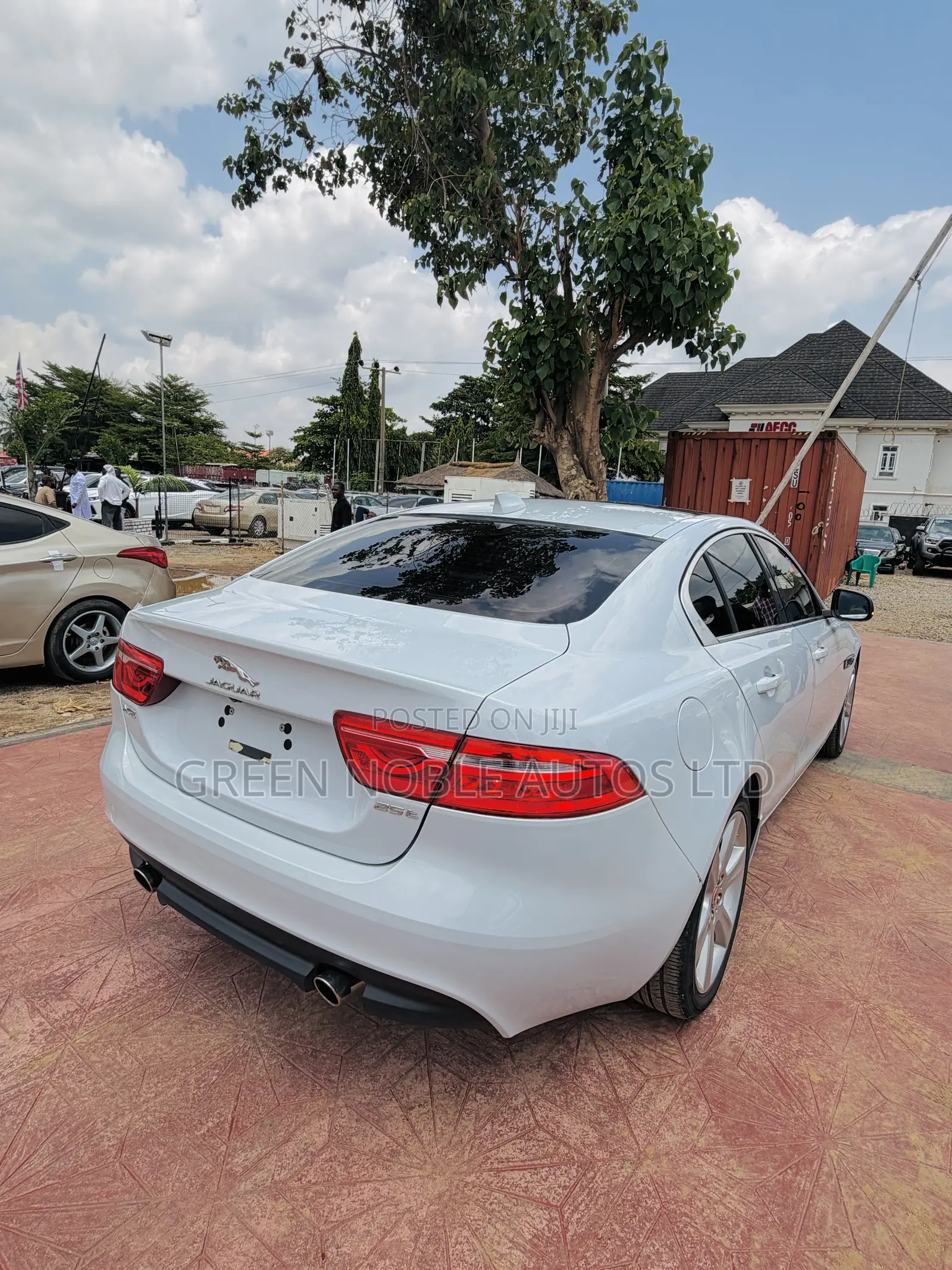Jaguar XE 2016 White