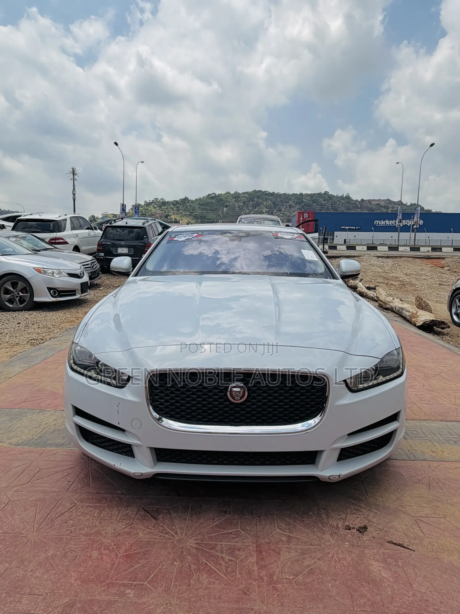 Jaguar XE 2016 White