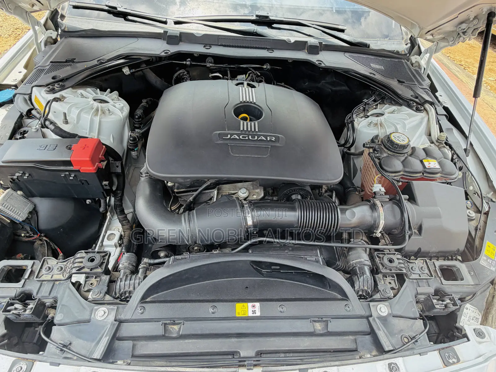 Jaguar XE 2016 White