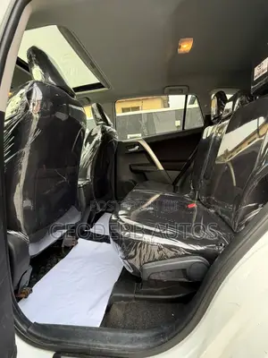 Toyota RAV4 2016 White