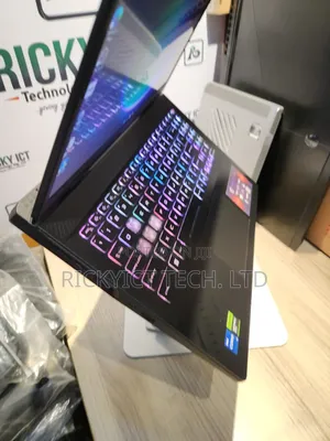 Laptop MSI Crosshair 15 16GB Intel Core i7 SSD 1T