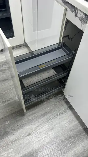 Pull Out Spice Rack – Space Saving Kitchen Organizer