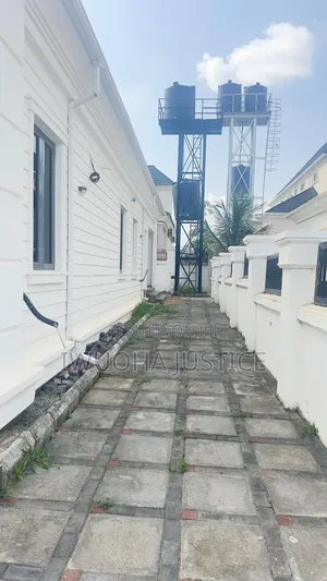 4bdrm Penthouse in River Park Estate, Lugbe District for sale