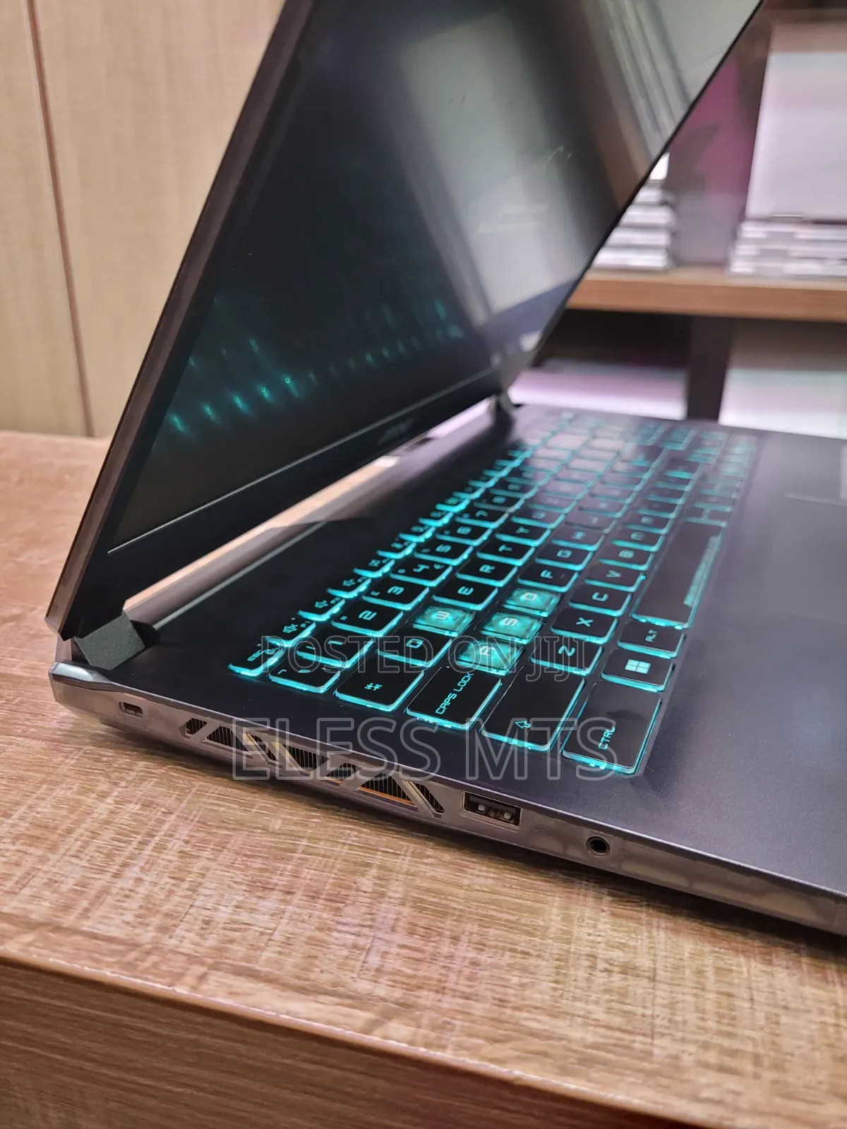 Laptop MSI Cyborg 15 16GB Intel Core i5 SSD 512GB