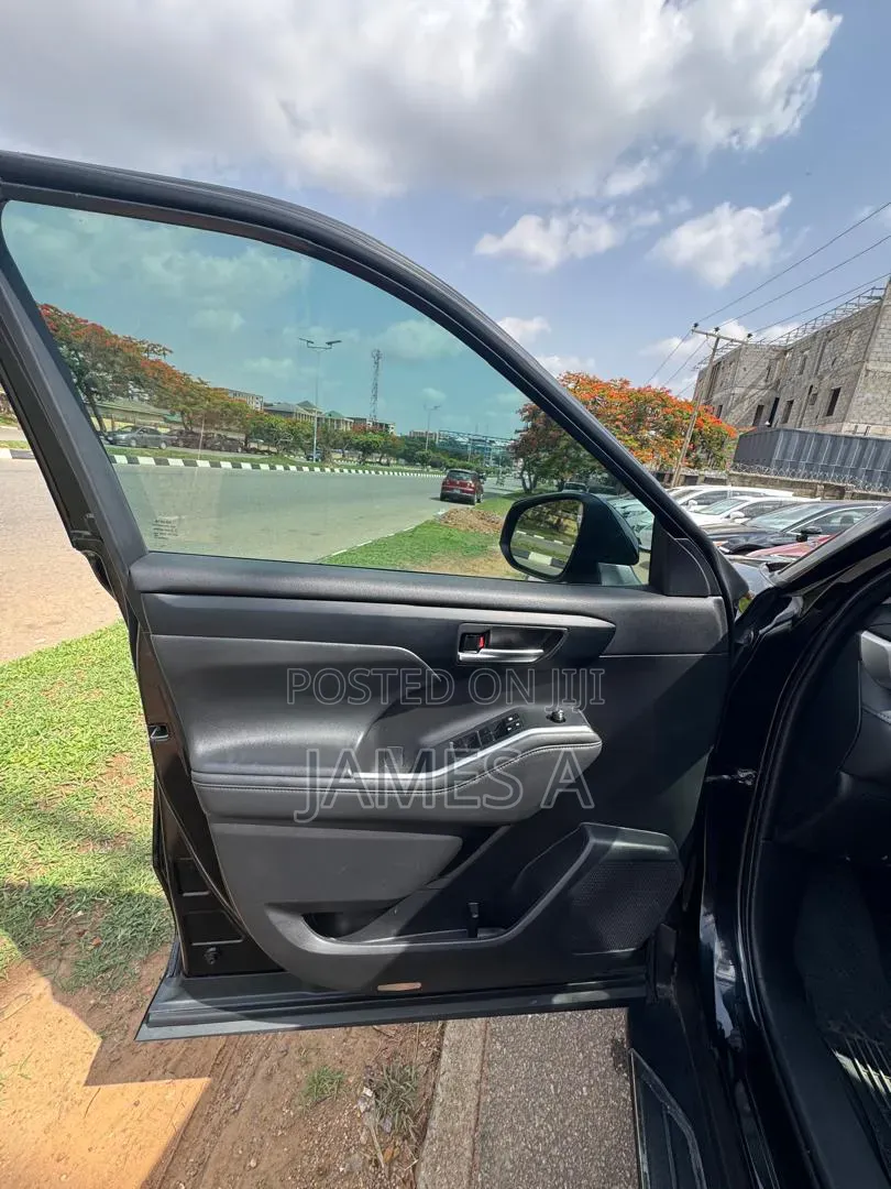 Toyota Highlander XLE AWD 2023 Black
