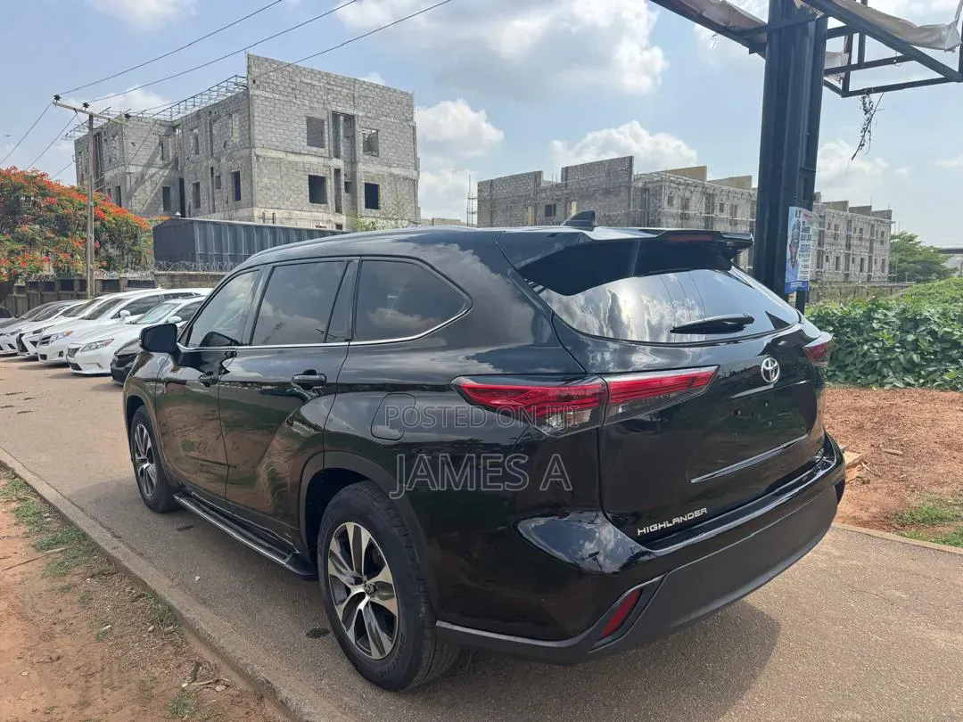 Toyota Highlander XLE AWD 2023 Black