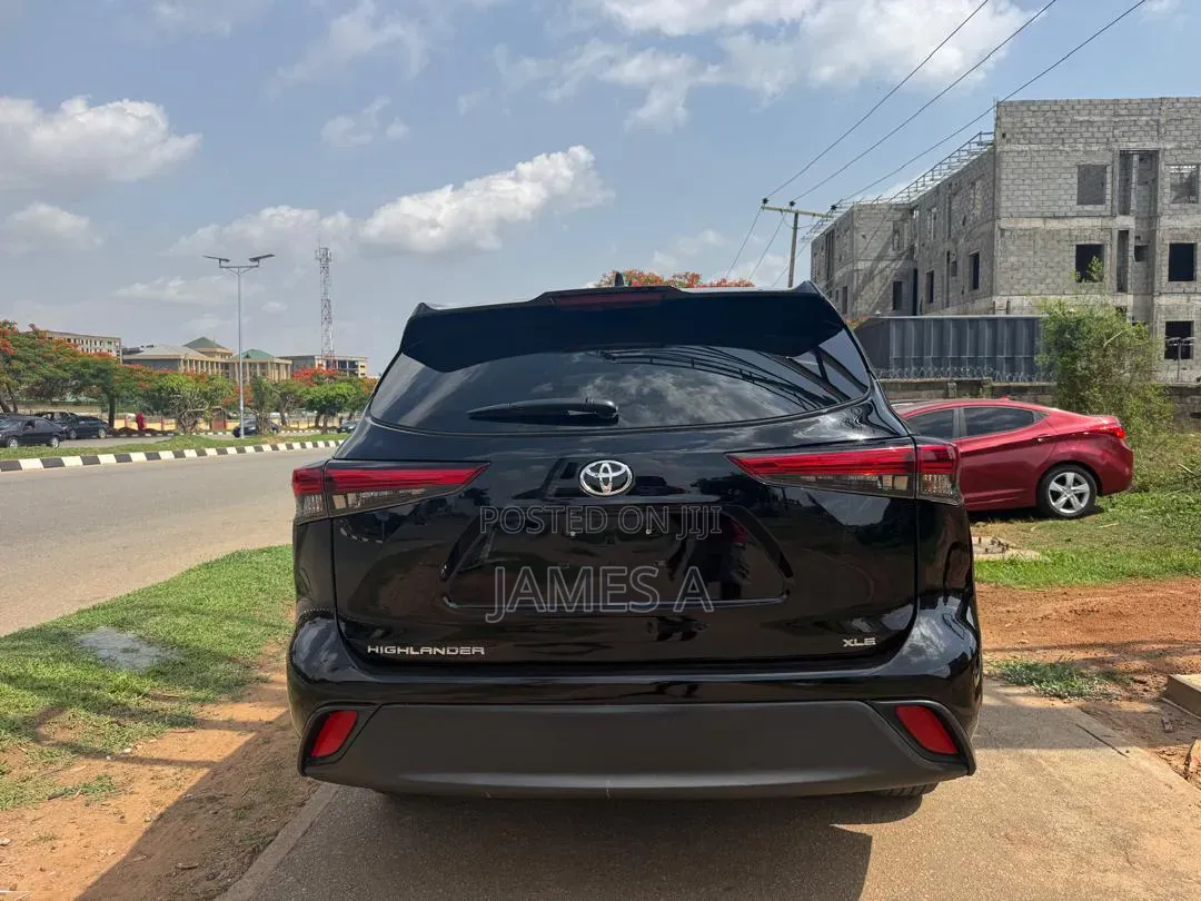 Toyota Highlander XLE AWD 2023 Black