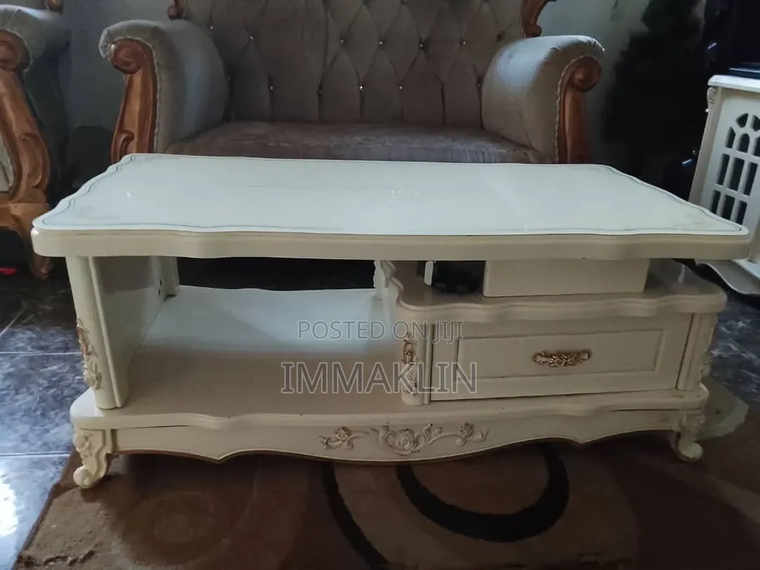 Royal Centre Table