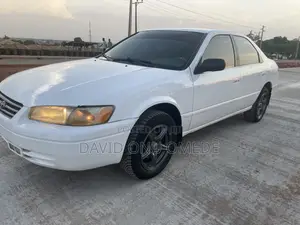 Toyota Camry Automatic 1999 White