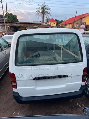 Toyota HiAce 1999 White