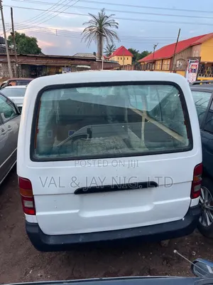 Toyota HiAce 1999 White