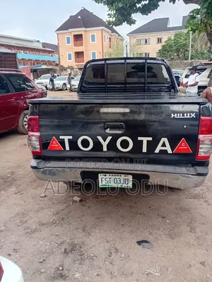 Toyota Hilux 2012 Black
