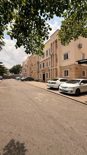 3bdrm Apartment in B&H, Garki for sale