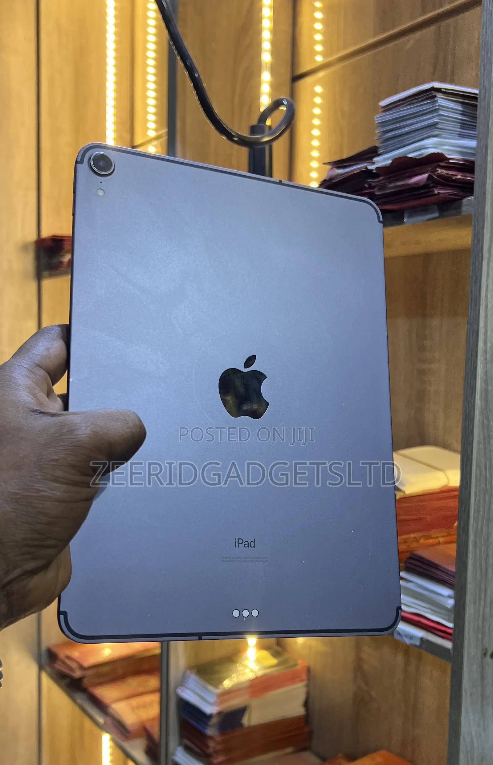 Apple iPad Pro (2022) 64 GB Gray