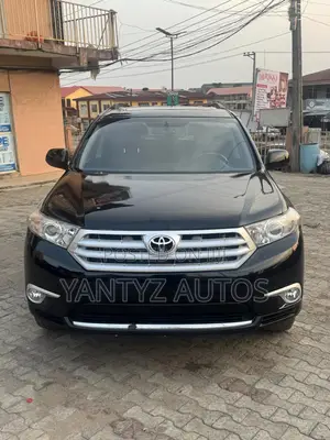 Toyota Highlander SE 2011 Black