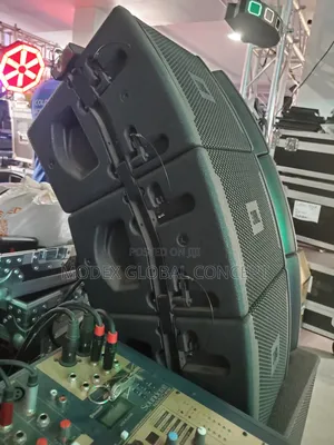 JBL Vrx932la-1 12-Inch Two-Way Line Array Loudspeaker