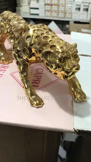 Golden Prowling Cheetah Sculpture - Glossy Gold Finish Decoration