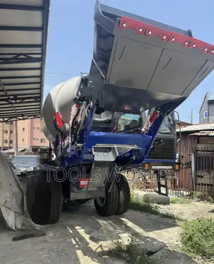 Oceanic Vt-6000 Self-Feeding Mobile Concrete Mixer 6 Cubic