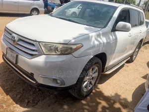 Toyota Highlander Limited 2011 White