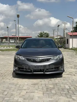 Toyota Camry LE 4dr Sedan (2.5L 4cyl 6A) 2013 Gray