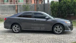 Toyota Camry LE 4dr Sedan (2.5L 4cyl 6A) 2013 Gray
