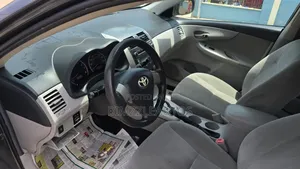 Toyota Corolla LE 4dr Sedan (1.8L 4cyl 4A) 2012 Gray