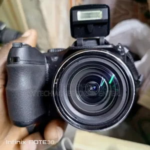 Fuji S2000 Camera