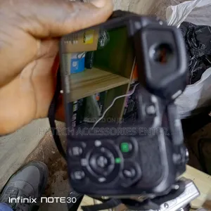 Fuji S2000 Camera