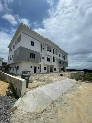 3bdrm Duplex in Lekki Phase 2 for rent