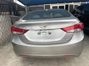 Hyundai Elantra GLS 2011 Silver