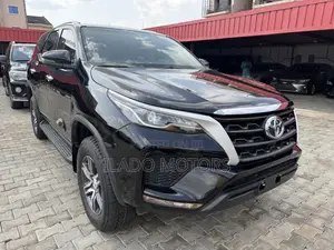 Toyota Fortuner 2024 Black