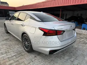 Nissan Altima 2019 Silver