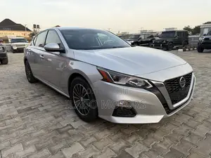 Nissan Altima 2019 Silver