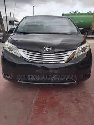 Toyota Sienna LE 8 Passenger 2012 Black