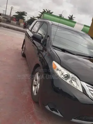 Toyota Sienna LE 8 Passenger 2012 Black